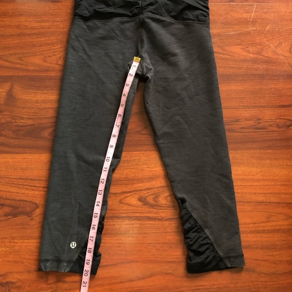 Lululemon Cropped Leggings - Picture 7 of 8